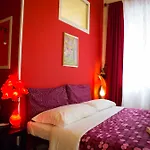 Strawberry House Bed & Breakfast